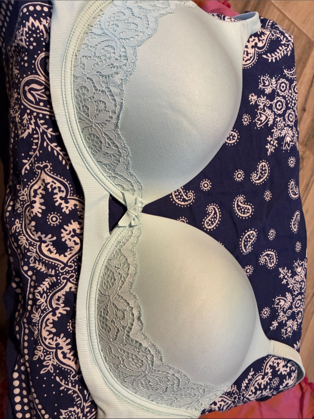 36dd. Victoria's Secret Light Blue Lace-Trim T-Shirt Bra